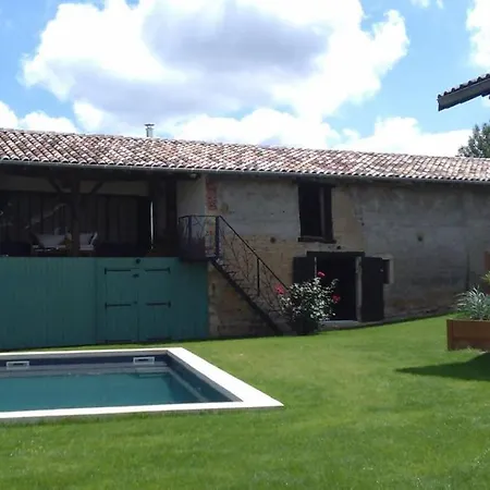 De Charme 4 Etoiles - Campagne Apartment Genouilleux